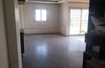 Office Space - Studio - 1 Bathroom for rent in Al Sayed Al Marghany St. - Almazah - Heliopolis - Masr El Gedida - Cairo