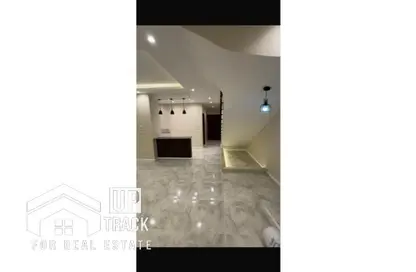دوبلكس - 3 غرف نوم - 2 حمامات للبيع في مدينة الشروق - القاهرة