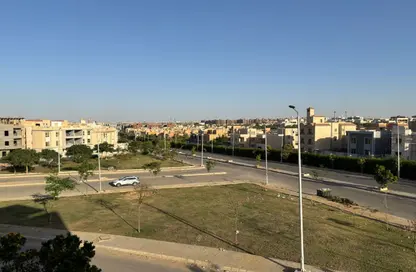 شقة - 3 غرف نوم - 3 حمامات للبيع في حي النادي - مدينة الشروق - القاهرة