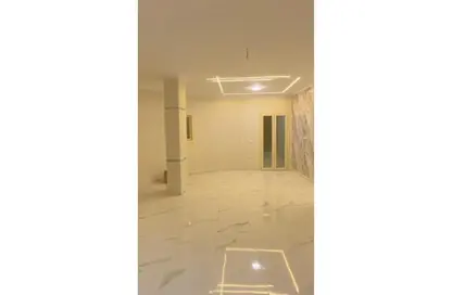 Apartment - 3 Bedrooms - 3 Bathrooms for sale in Al Imam Malik St. - 6th District - Obour City - Qalyubia