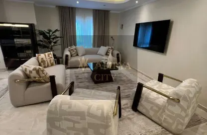 Apartment - 2 Bedrooms - 2 Bathrooms for sale in South Teseen St. - The 5th Settlement - New Cairo City - Cairo