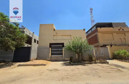 مصنع - استوديو - 4 حمامات للبيع في المجاورة الاولي - المنطقة الثانية - مدينة الشروق - القاهرة