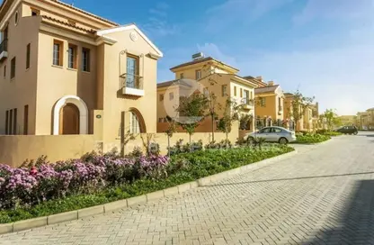 Villa - 5 Bedrooms - 6 Bathrooms for sale in The Residences - New Cairo City - Cairo