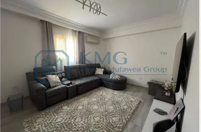 شقة - 2 غرف نوم - 2 حمامات للبيع في محور طلعت حرب - الحي الثاني - التجمع الخامس - مدينة القاهرة الجديدة - القاهرة