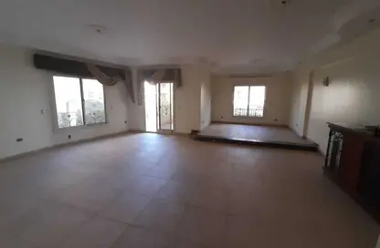 Apartment - 4 Bedrooms - 3 Bathrooms for sale in Akhnaton St. - District 5 - The 5th Settlement - New Cairo City - Cairo