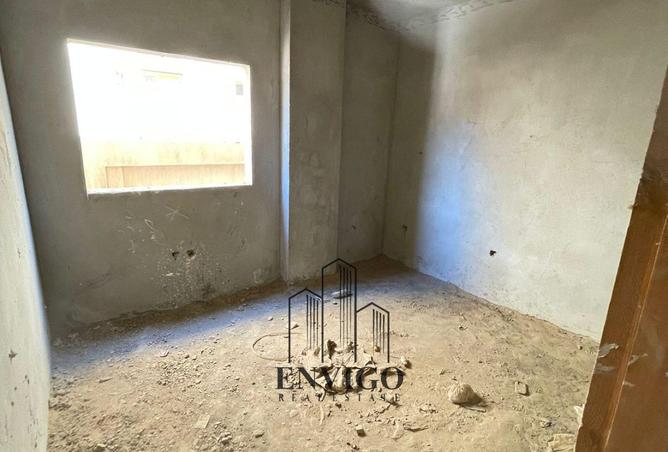 8322600 - Property Image 3