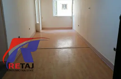 Apartment - 2 Bedrooms - 1 Bathroom for sale in Dr Abd Al Halim El Naggar St. - 1st Zone - Nasr City - Cairo