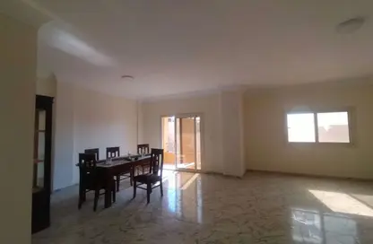 شقة - 3 غرف نوم - 2 حمامات للايجار في شارع الجزيرة - المستثمرين الجنوبية - مدينة القاهرة الجديدة - القاهرة