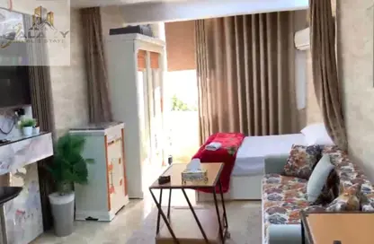 Apartment - Studio - 1 Bathroom for rent in Ismail Mohamed St. - Zamalek - Cairo