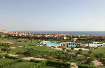 شاليه - غرفة نوم - 2 حمامات للبيع في تلال السخنة - العين السخنة - السويس