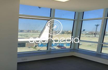 Clinic - Studio - 1 Bathroom for sale in Gamal Abdel Nasser St. - Northern Expansions - 6 October City - Giza