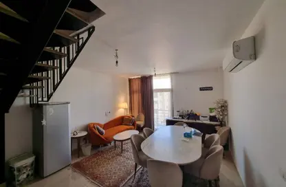 (بنتهاوس  (روف - 3 غرف نوم - 3 حمامات للبيع في ساحة الفيلا - فيفث سكوير - التجمع الخامس - مدينة القاهرة الجديدة - القاهرة