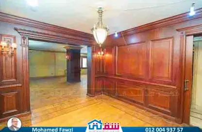 Apartment - 4 Bedrooms - 3 Bathrooms for sale in Al Ekbal St. - Laurent - Hay Sharq - Alexandria