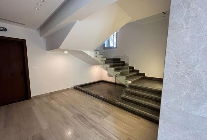 8353941 - Property Image 2