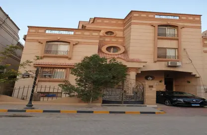 Villa - 6 Bedrooms - 6 Bathrooms for sale in Tabarak - Zahraa El Maadi - Hay El Maadi - Cairo
