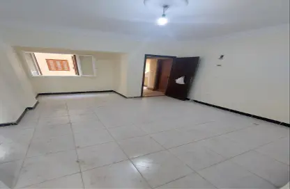 Apartment - 2 Bedrooms - 1 Bathroom for sale in 11th District - Sheikh Zayed City - Giza