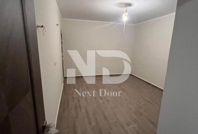 8243681 - Property Image 2