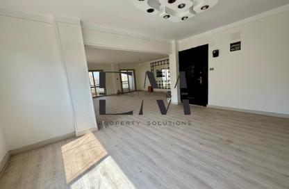 Apartment - 2 Bedrooms - 1 Bathroom for rent in Al Hegaz St. - Roxy - Heliopolis - Masr El Gedida - Cairo