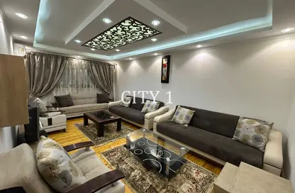 شقة - 3 غرف نوم - 2 حمامات للايجار في سرايات المعادي - حي المعادي - القاهرة