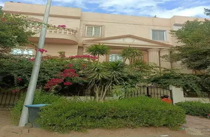 شقة - 3 غرف نوم - 3 حمامات للبيع في شرق الاكاديمية - مدينة القاهرة الجديدة - القاهرة