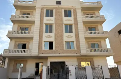 Apartment - 3 Bedrooms - 3 Bathrooms for sale in New Narges - New Cairo City - Cairo