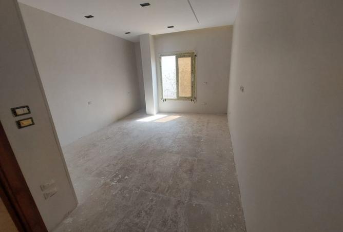 8312436 - Property Image 3