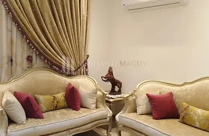 دوبلكس - 4 غرف نوم - 3 حمامات للبيع في شارع المحور المركزي - الحي الخامس - مدينة 6 أكتوبر - الجيزة