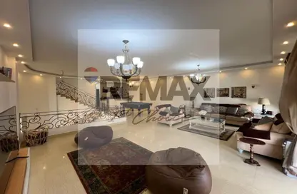 Villa - 5 Bedrooms - 6 Bathrooms for sale in 1st Neighborhood - 4th District West - Shorouk City - Cairo