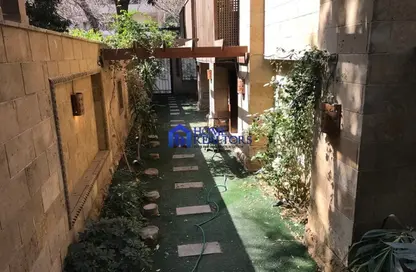 Apartment - 2 Bedrooms - 3 Bathrooms for sale in Sarayat Al Maadi - Hay El Maadi - Cairo