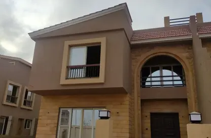 فيلا - 4 غرف نوم - 3 حمامات للبيع في معادى فيو - كمبوندات الشروق - مدينة الشروق - القاهرة