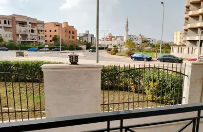 شقة - 3 غرف نوم - 2 حمامات للبيع في المنطقة التاسعة - مدينة الشروق - القاهرة