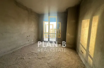 Apartment - 2 Bedrooms - 3 Bathrooms for sale in The Courtyards - Sheikh Zayed Compounds - Sheikh Zayed City - Giza