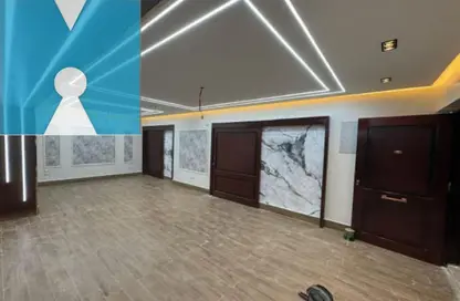 Office Space - Studio - 2 Bathrooms for sale in Cornish El Nile St. - Maadi - Hay El Maadi - Cairo