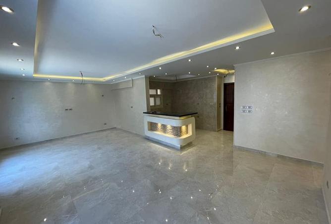 8318837 - Property Image 3