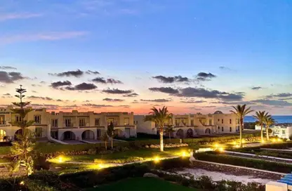 Chalet - 2 Bedrooms - 2 Bathrooms for sale in Mountain View - Ras Al Hekma - North Coast