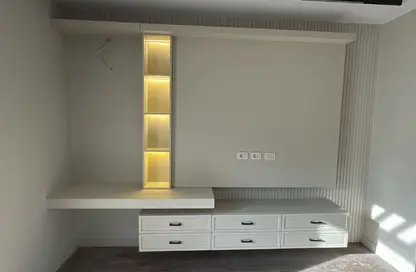 دوبلكس - 3 غرف نوم - 3 حمامات للايجار في أو ويست - كمبوندات 6 أكتوبر - مدينة 6 أكتوبر - الجيزة