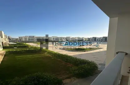 Chalet - 2 Bedrooms - 2 Bathrooms for sale in Sea View - Ras Al Hekma - North Coast