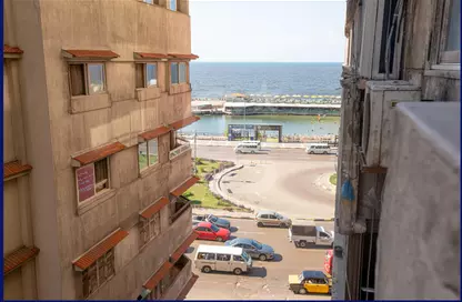 شقة - 2 غرف نوم - 2 حمامات للبيع في سابا باشا - حي شرق - الاسكندرية