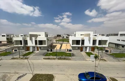 منزل مزدوج - 4 غرف نوم - 5 حمامات للبيع في كمبوند البروج - كمبوندات الشروق - مدينة الشروق - القاهرة