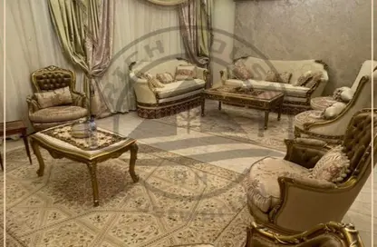 شقة - 3 غرف نوم - 3 حمامات للايجار في شارع ابراهيم الالفي - لوران - حي شرق - الاسكندرية