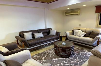 شقة - 3 غرف نوم - 3 حمامات للبيع في شارع شهاب - المهندسين - الجيزة