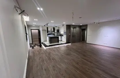 Apartment - 3 Bedrooms - 3 Bathrooms for sale in Eastown - 5th Settlement Compounds - The 5th Settlement - New Cairo City - Cairo