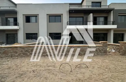 Townhouse - 4 Bedrooms - 3 Bathrooms for sale in Swan Lake Residence - 5th Settlement Compounds - The 5th Settlement - New Cairo City - Cairo