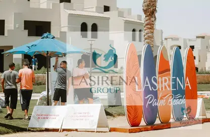 Chalet - 2 Bedrooms - 2 Bathrooms for sale in Lasirena Palm Beach - Al Ain Al Sokhna - Suez
