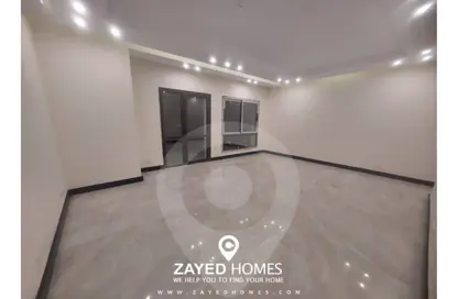 شقة - 3 غرف نوم - 3 حمامات للايجار في ذا كورت ياردز - كمبوندات الشيخ زايد - الشيخ زايد - الجيزة