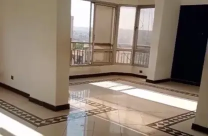 شقة - 3 غرف نوم - 2 حمامات للبيع في شارع حلمي عبد العاطي - المنطقة الثامنة - مدينة نصر - القاهرة
