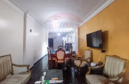 شقة - 3 غرف نوم - 1 حمام للبيع في كامب شيزار - حي وسط - الاسكندرية