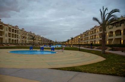 Chalet - 2 Bedrooms - 2 Bathrooms for sale in Lasirena Palm Beach - Al Ain Al Sokhna - Suez