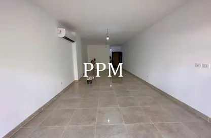 شقة - 3 غرف نوم - 3 حمامات للايجار في مون ريزيدنس - فيفث سكوير - التجمع الخامس - مدينة القاهرة الجديدة - القاهرة