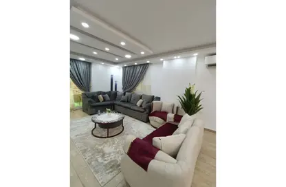 Apartment - 3 Bedrooms - 3 Bathrooms for rent in Sakaliya St. - 6th Zone - Nasr City - Cairo
